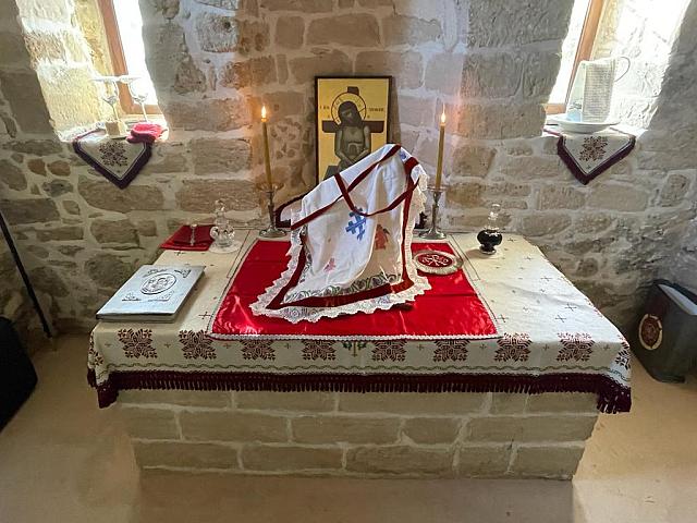 ΑΓΙΑ ΤΡΑΠΕΖΑ