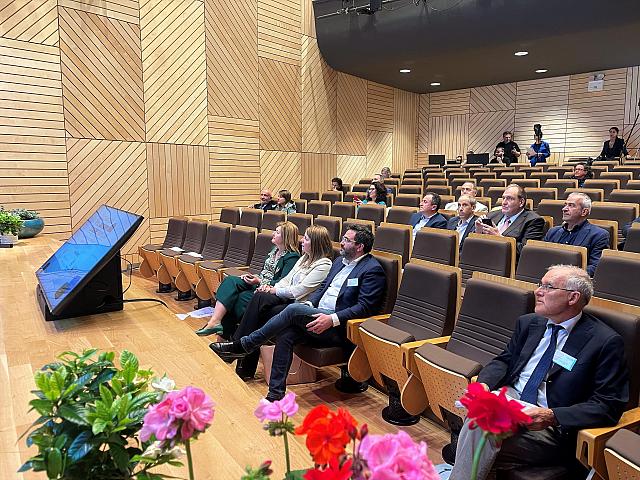 ΣΥΜΠΟΣΙΟ YALE