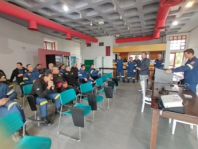 Σε Αστυνομία και Πυροσβεστική ο Χρήστος Στρατάκης