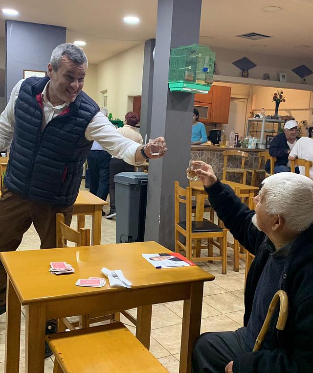 χάρης μαμουλάκης