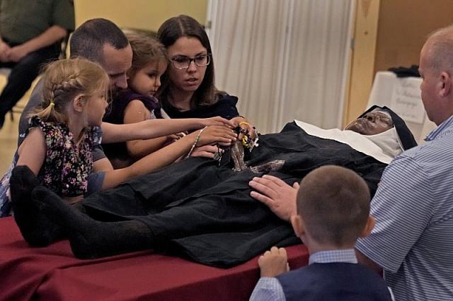 μοναχη μιζουρι