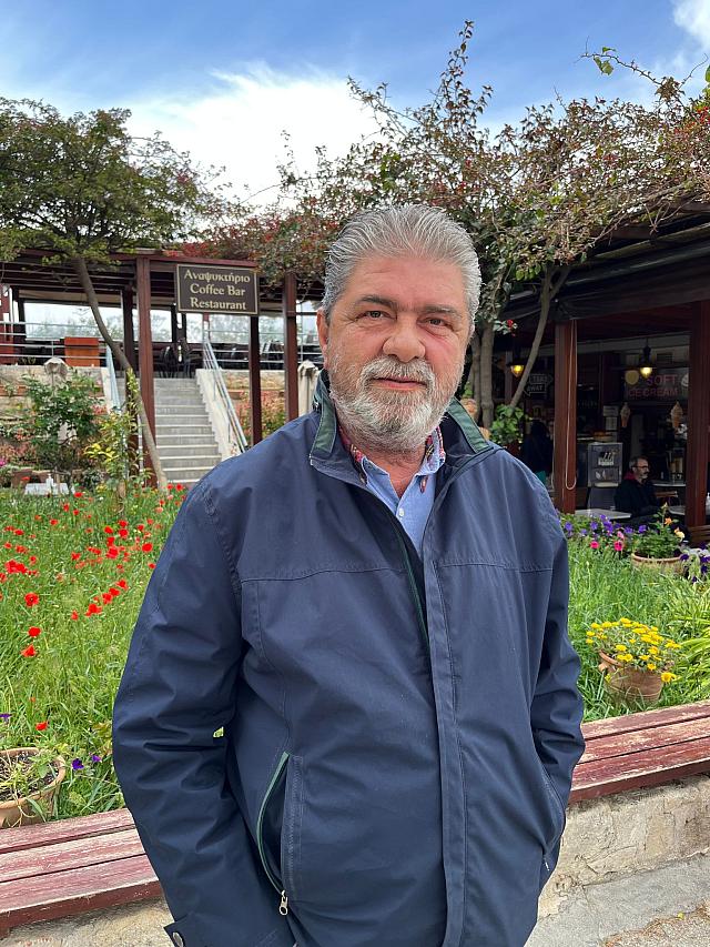 νίκος παπαδάκης