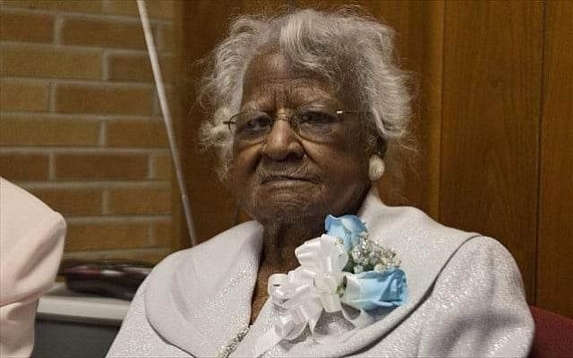 Η Τζεραλίν Τάλι (υπεραιωνόβια, Γεννήθηκε το 1899 και πέθανε το  2015)