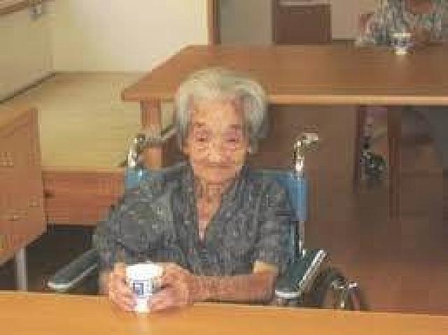 Η υπεραιωνόβια Κάμα Σίνεν γεννήθηκε σαν σήμερα το 1895 και πέθανε το 2010, σε ηλικία 115 ετών!