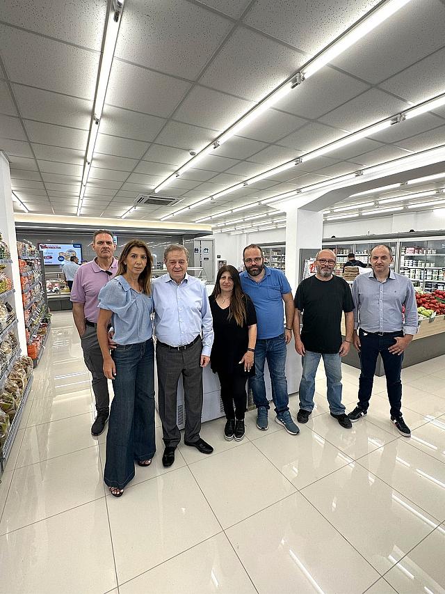 Δίπλα μας ξανά το ανακαινισμένο s/m Χαλκιαδάκης στην Λ. Ικάρου 71