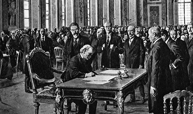 Σαν σήμερα το 1919, υπογράφηκε  η Συνθήκη των Βερσαλλιών, η οποία τερματισε τον Α' Παγκόσμιο Πόλεμο