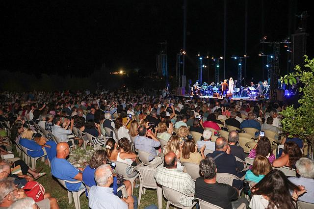 Σταύρος Ξαρχάκος