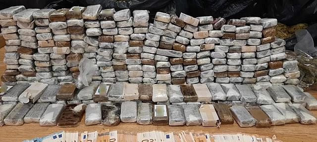 Έφοδος σε ναρκω-βίλα στην Αττική από αστυνομικούς του Ηρακλείου