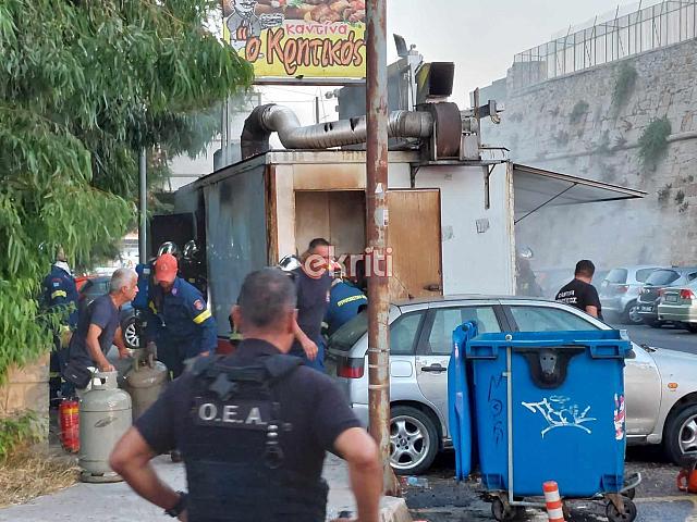 Συναγερμός στην Πυροσβεστική - Στις φλόγες καντίνα