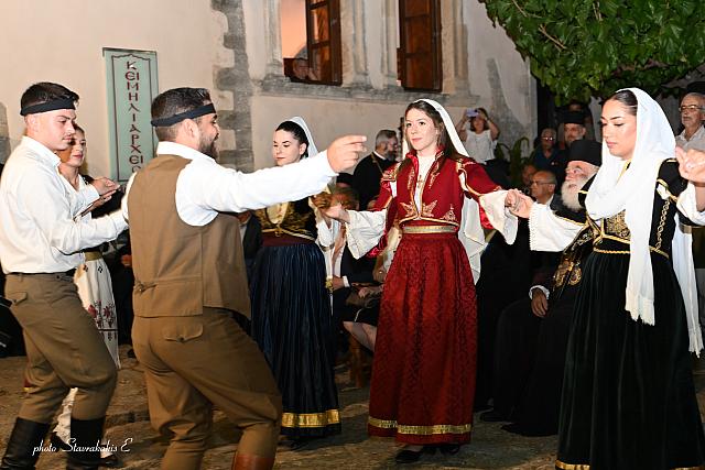 κρητικο συγκρότημα