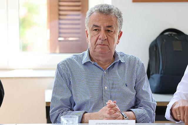 Σταύρος Αρναουτάκης