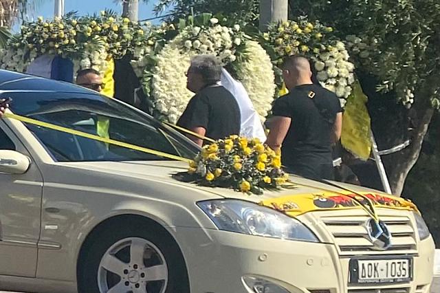 Το «τελευταίο αντίο» στον δολοφονημένο 29χρονο Μιχάλη