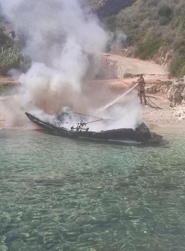 σκαφος - φωτια