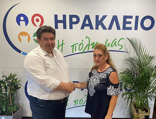 Χρυσή Ξυλούρη – Ξενοδοχοϋπάλληλος