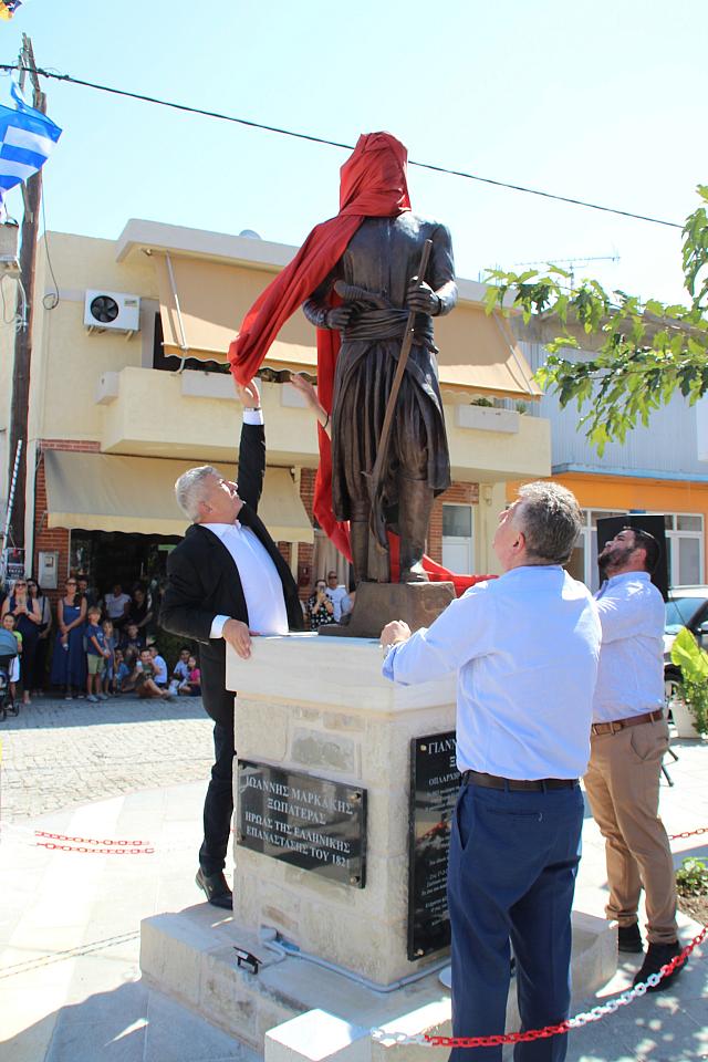 αγαλμα ξωπατερα πετροκεφαλι