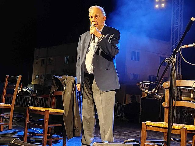 Βασίλης Λαμπρινός 