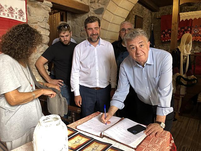 Σταύρος Αρναουτάκης