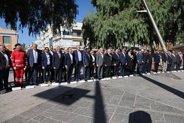 κατάθεση στεφάνων