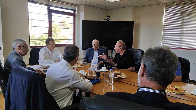 συσκεψη Χρυσοχοϊδη