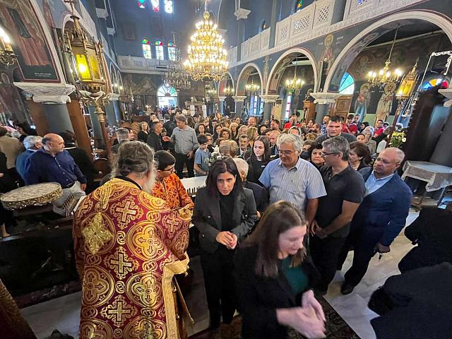 Η «ΕΝΘΡΟΝΙΣΗ» ΤΗΣ ΚΕΡΑΣ ΤΟΥ ΡΕΘΕΜΝΟΥΣ