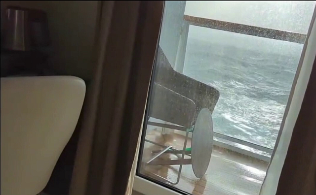 κρουαζιερόπλοιο καταιγίδα