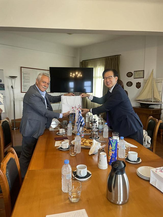 ολη κορεατης πρεσβης