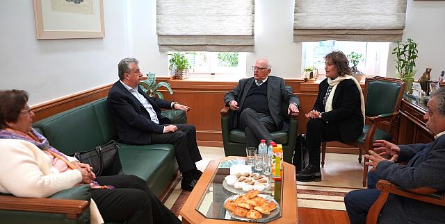 Πρέσβης Κούβας