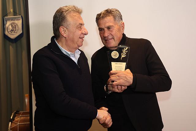 ΑΡΝΑΟΥΤΑΚΗΣ ΤΖΙΡΑΚΗΣ