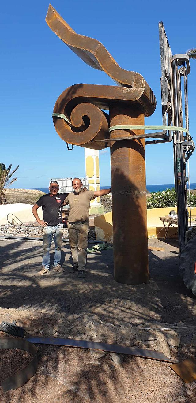 Μανολης Χαρκούτσης