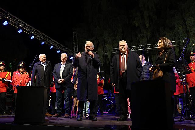 φωταγώγηση δέντρου 