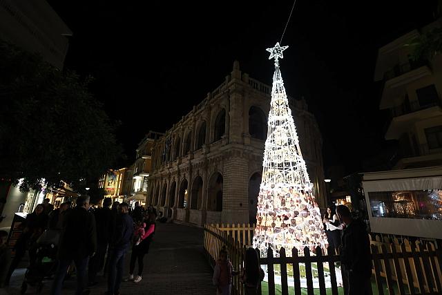 Χριστουγεννιάτικος στολισμός Ηράκλειο