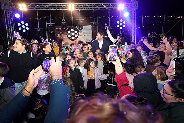 φωταγώγηση δέντρου 