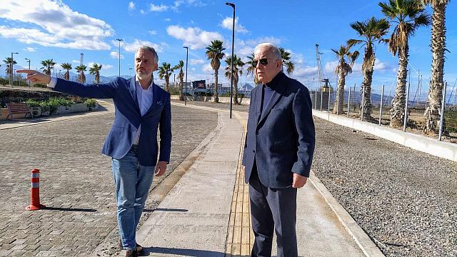 θαλασσινά αλικαρνασσός