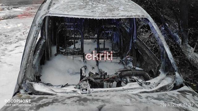 φωτια σε αυτοκίνητο στα Χανιά