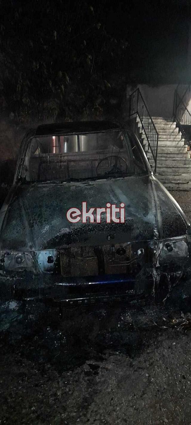 φωτια σε αυτοκίνητα στο Σελί Ρεθύμνου