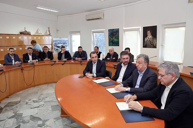 κορακιά υπογραφές