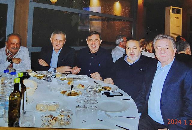 αρναουτάκης απόστρατοι