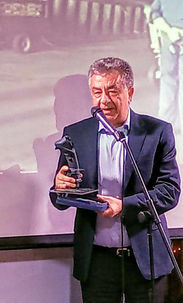 αρναουτάκης απόστρατοι