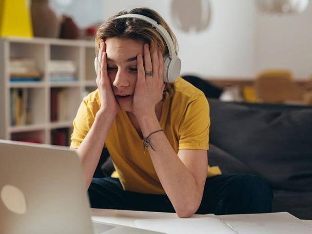 COVID εγκέφαλος έφηβοι