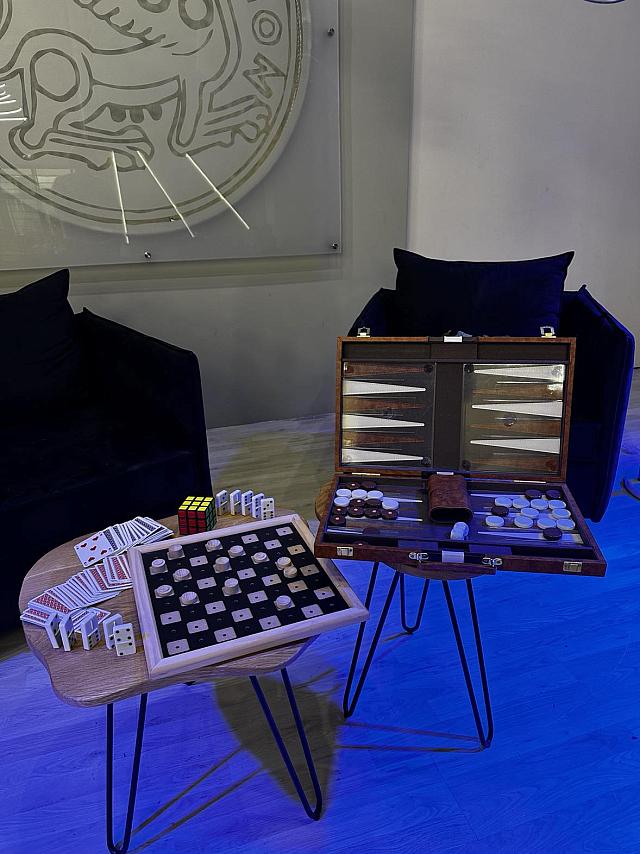 ΕΠΙΤΡΑΠΕΖΙΑ ΠΑΙΓΝΙΔΙΑ