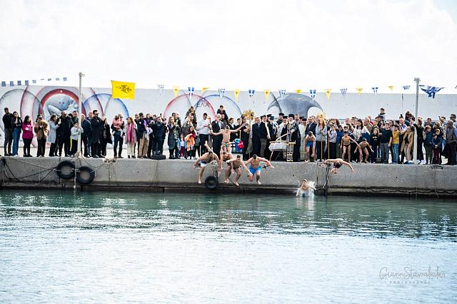 τσουτσουρας θεοφανεια