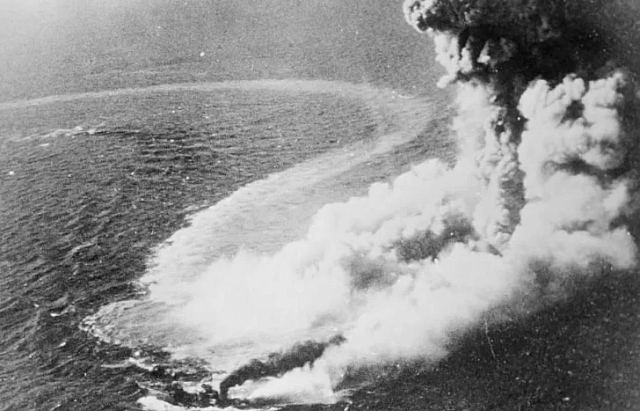 Το μεγαλύτερο υποβρύχιο νεκροταφείο του κόσμου, γεμάτο πλοία και σκελετούς