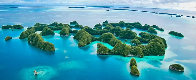 Το μεγαλύτερο υποβρύχιο νεκροταφείο του κόσμου, γεμάτο πλοία και σκελετούς