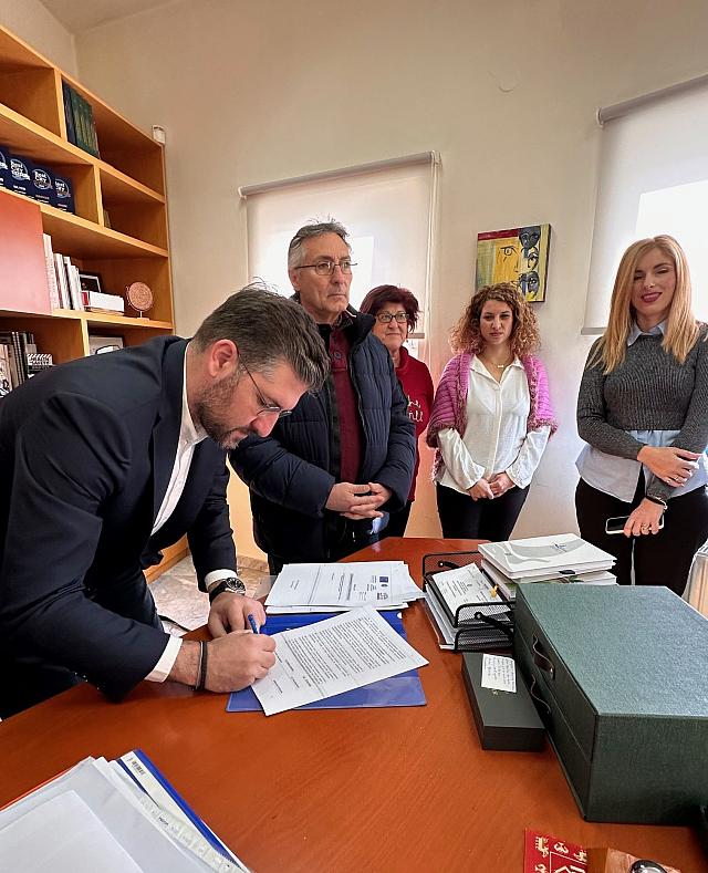 Τη σύμβαση του έργου υπέγραψε ο Δήμαρχος Μαλεβιζίου