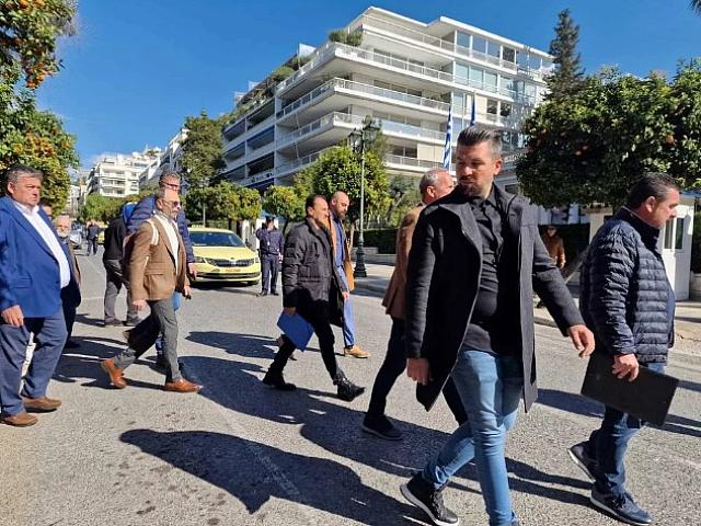 Αγρότες Μαξίμου