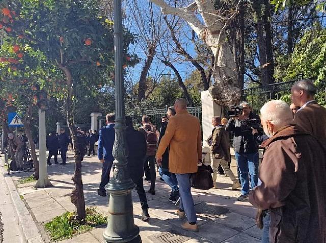 Αγρότες Μαξίμου 