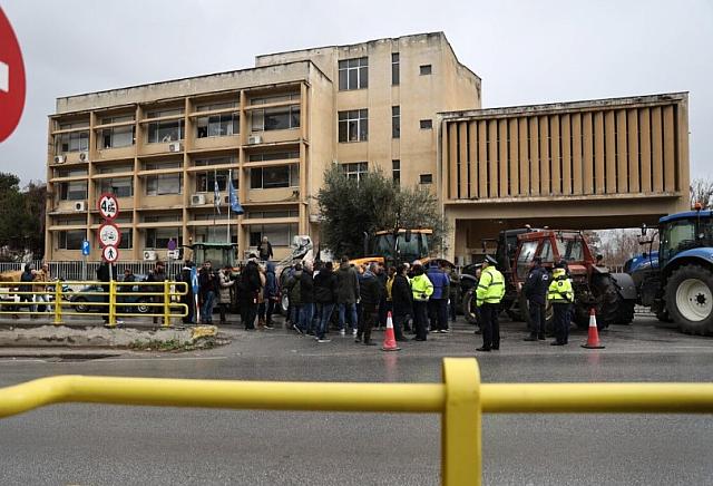 Αγρότες Πλατύκαμπος