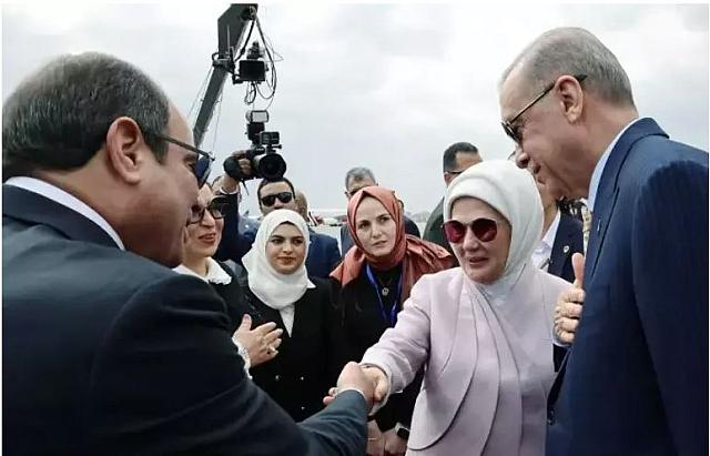 ΕΡΝΤΟΓΑΝ ΣΙΣΙ