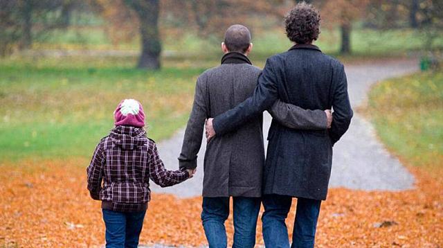 ΟΜΟΦΥΛΟΙ - ΠΑΙΔΙ