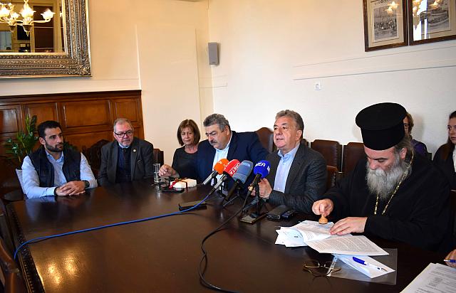 ΑΡΝΑΟΥΤΑΚΗς - ΚΑΛΟΓΕΡΉς - ΑΜΦΙΛΟΧΙΟς